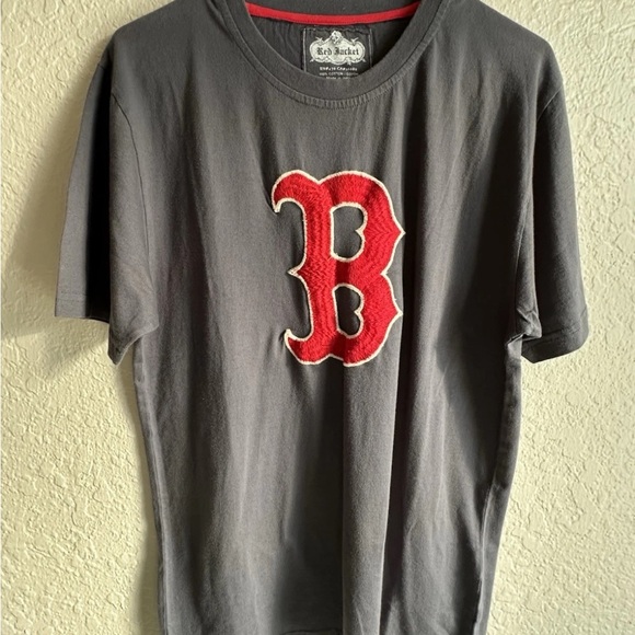 Men’s Medium Boston Red Sox RED JACKET Embroidered Navy T-Shirt NEW 100% Cotton - Picture 1 of 4